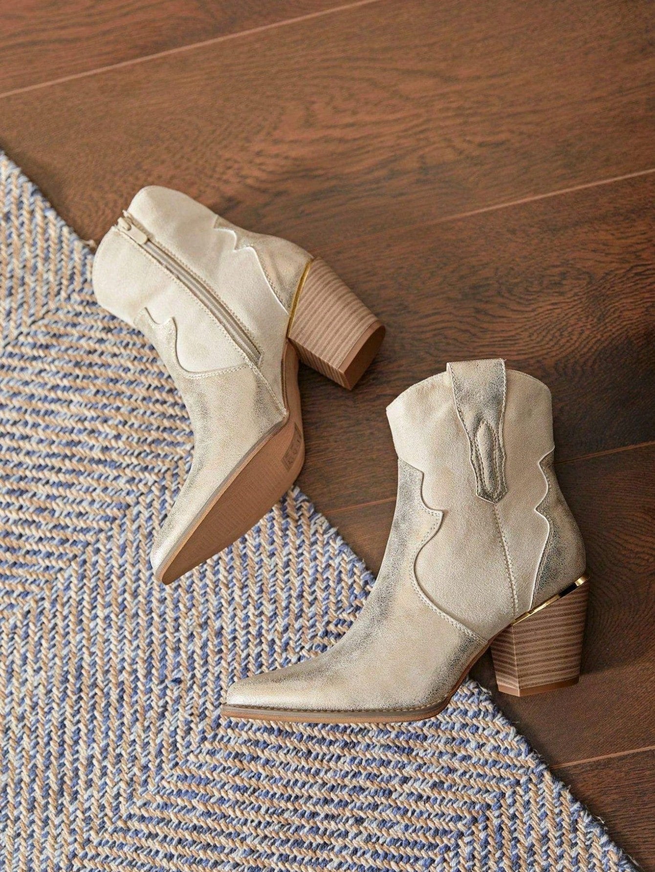 Women's cowboy boots