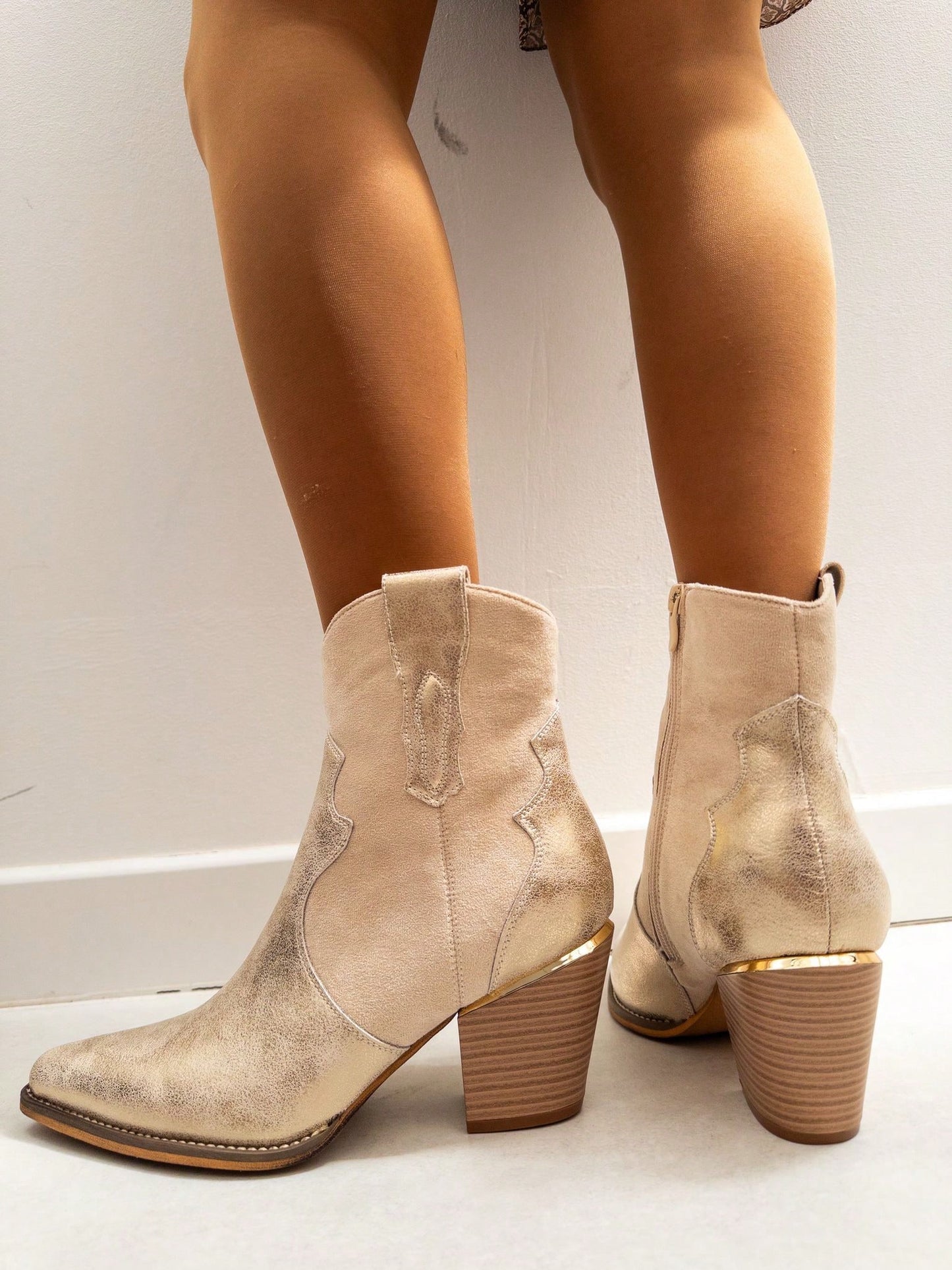 Women's cowboy boots