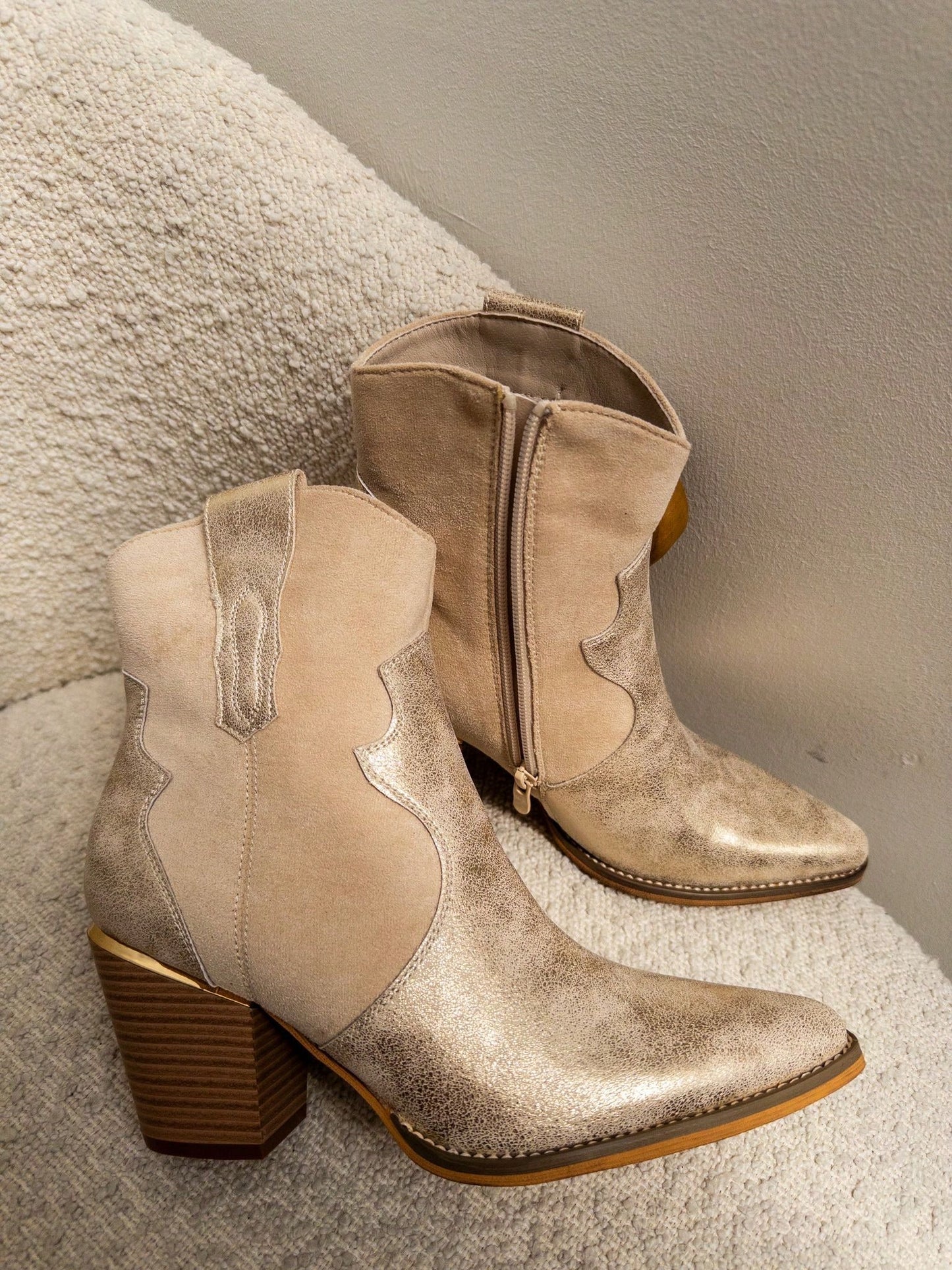 Women's cowboy boots